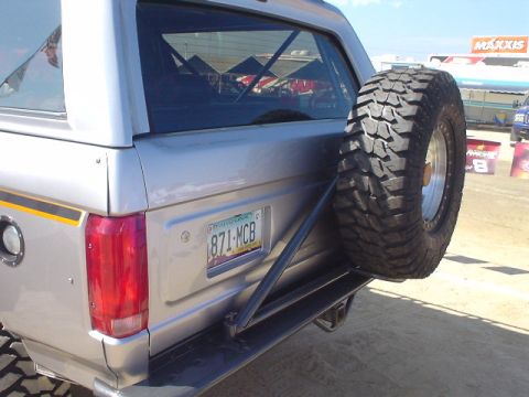 1986 Ford Bronco - This 1986 Ford Bronco has a spare tire mounted externally on its rear tailgate.