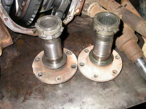 1990 Ford Bronco - D44 TTB spindles, needs new spindle bearings