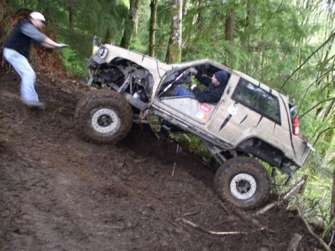 1979 Ford Bronco - Gettin pretty close to that drop off