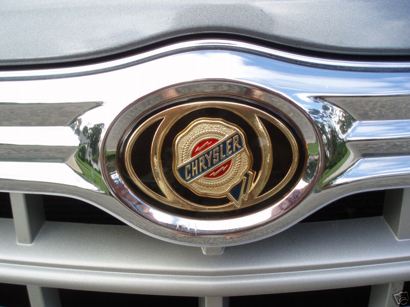 2007 Chrysler 300 front grille badge