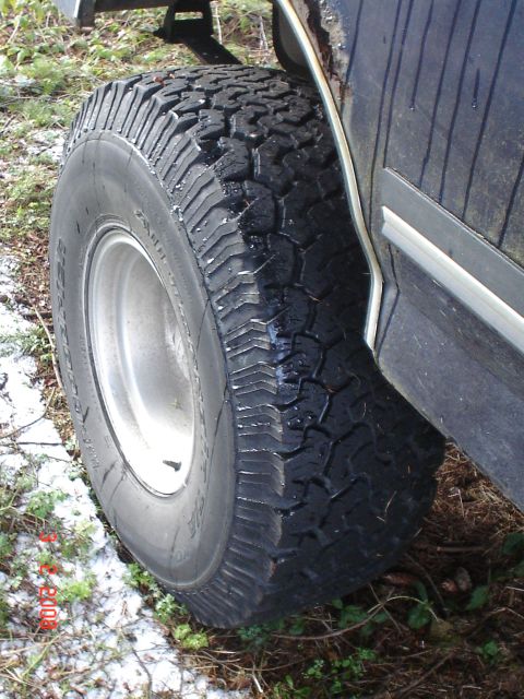 1990 Ford Bronco - A close-up view of a vehicle's tire and fender area, with a watermark indicating the photo was taken in 2008.