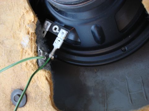 1983 Ford Bronco - this was also the work of the radio shop that installed the "Upgraded speakers".............one reason i do my own stuff...