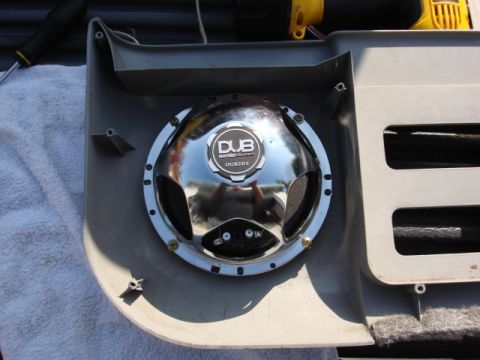 1983 Ford Bronco - 4 screws and the dubs are in place.