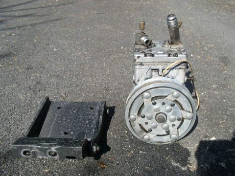 1979 Ford Bronco - York w/ stock bracket