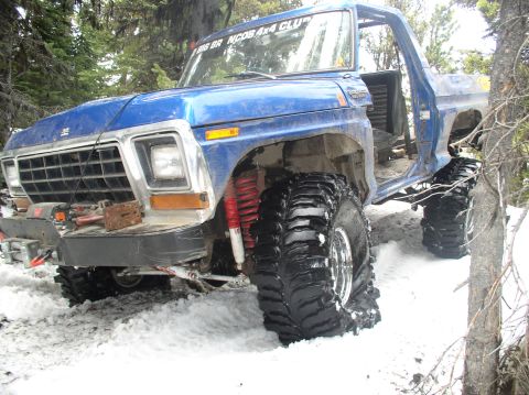 1979 Ford Bronco - 3psi does the trick in the snow
