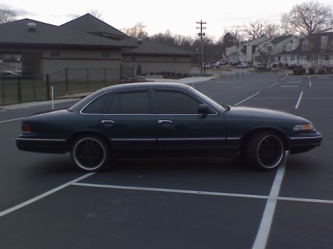 1997 Ford Crown Victoria photo