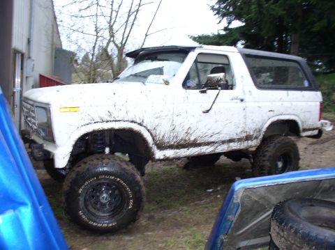 1978 Ford Bronco - Raining mud.