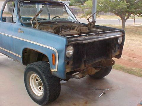 1975 Chevrolet Blazer - now the bumper is off, time to work on unbolting the fenders