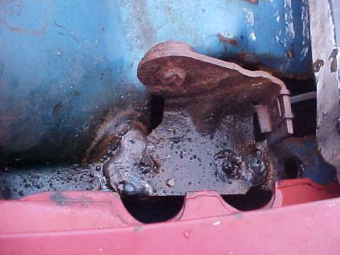 1975 Chevrolet Blazer - the worst part about my clip swap was the horrible job of cutting and installing the newer hinges. i didnt have the propper tools, so did a…