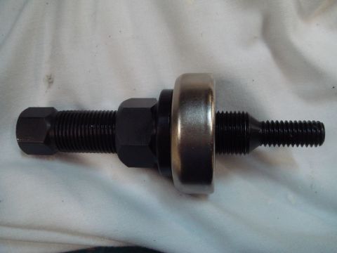 1996 Ford Bronco - This tool is used to install power steering pump pulleys onto the pump shaft.