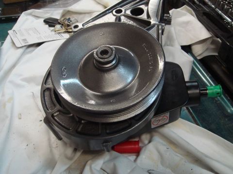 1996 Ford Bronco - A power steering pump part is shown, not a 1996 Ford Bronco.