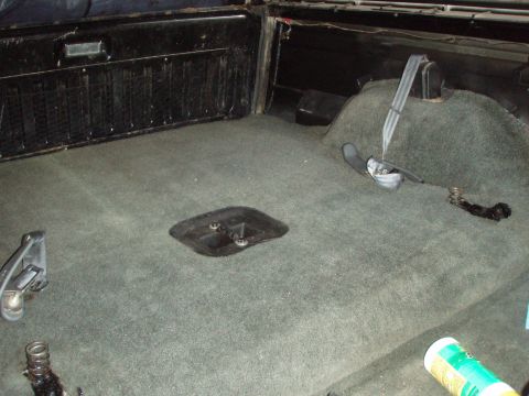 1992 Ford Bronco - finnished laying the cleaned interior carpet. now, on to the interior pannels...