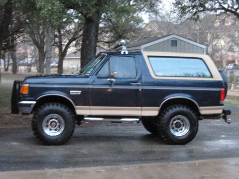 1990 Ford Bronco - This 1990 Ford Bronco has a two-tone paint scheme and is equipped for off-road use.
