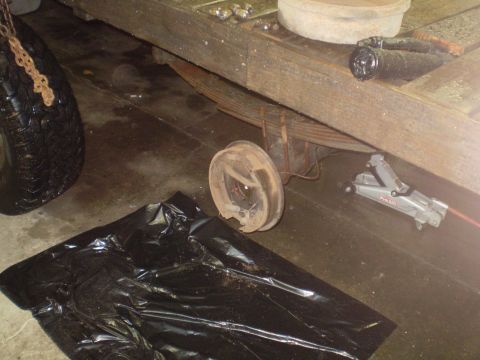1979 Ford F-150 - got the axle shaft out for the welding.
