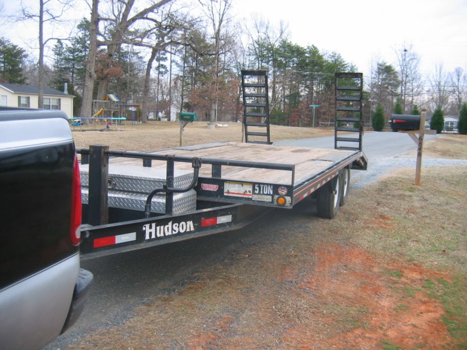 Flatbed trailer with 'Hudson' branding and '5 TON' label