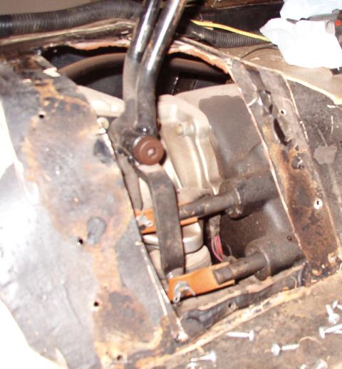 1975 Ford Bronco - This is half the reason for rebuilding the t-case; the shifter won't move into 4H, and it's an internal problem.