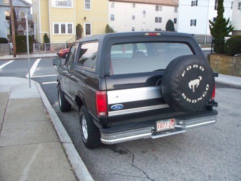 1996 Ford Bronco - drivers/rear