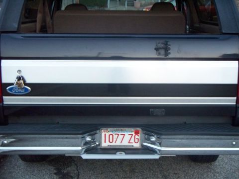 1996 Ford Bronco - close up of tailgate