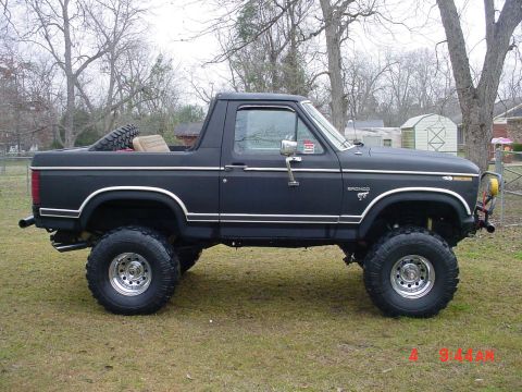 1984 Ford Bronco photo