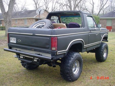 1984 Ford Bronco photo