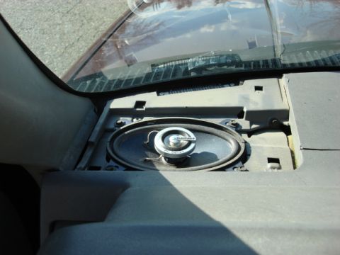 1983 Ford Bronco - this is the speaker the PO had installed.