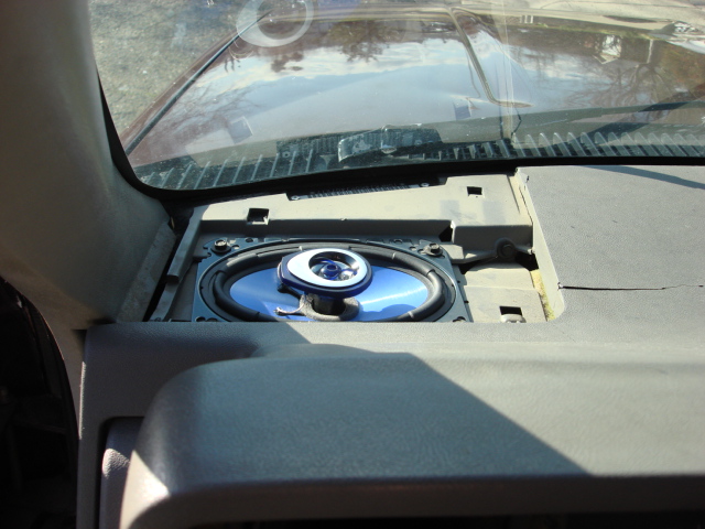 here is my new speaker installed.