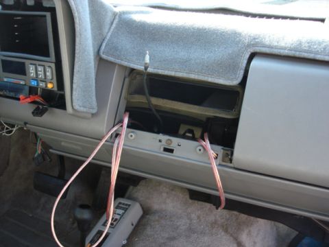 1983 Ford Bronco - i ran the new wires to the new radio location. here are the 2 front speakers and antenna jack