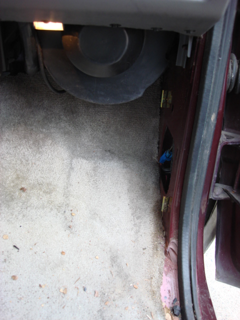 1983 Ford Bronco - i had to pull the sill plate of the pass side door and lift the carpet and pull the kick panel. i ran the wire down the center hump of the…
