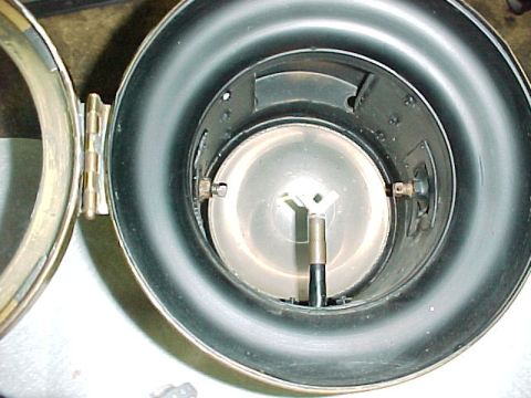 1912 Ford Model T - The burner is installed incorrectly. It shoud be rotated 90 degrees from the position shown for optimum lighting.