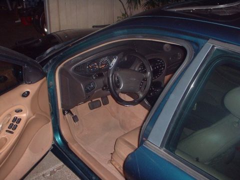 1996 Ford Taurus - Nice door, eh? :)