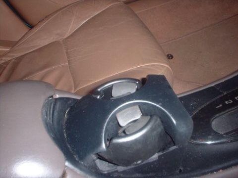 1996 Ford Taurus - I hate this cupholder!