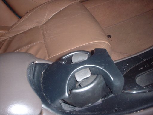 I hate this cupholder!