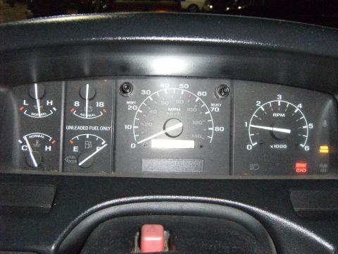 1992 Ford F-150 - Dash at idle