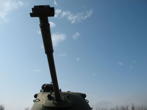 1997 Ford Crown Victoria - This photo shows the turret and gun of a tank, not a 1997 Ford Crown Victoria.