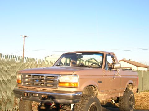 1996 Ford Bronco - This is a 1992 Ford F-150 pickup truck, not a 1996 Ford Bronco.