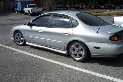 1998 Ford Taurus photo
