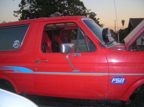1985 Ford Bronco - with full door...