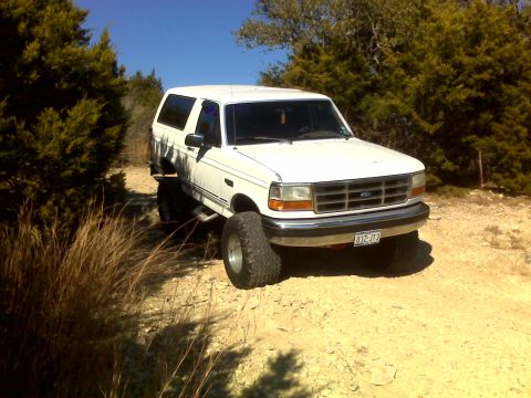 1993 Ford Bronco - Crawlin'
