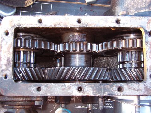1975 Ford Bronco - With both output gears slid rearward, the t-case is in 4L. The Aluminum sleeve & stub shaft at the lower R are for the Advance Adapters kit…