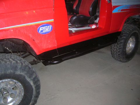 1985 Ford Bronco - blacked out lower portion drivers side...