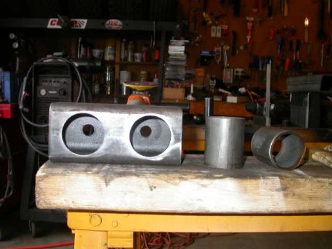 1990 Ford Bronco - The new foot is made out of 2 1/2" box tubing with a 1/4" wall. I didn't want it to fill up with water and mud, so I welded in a couple DOM…