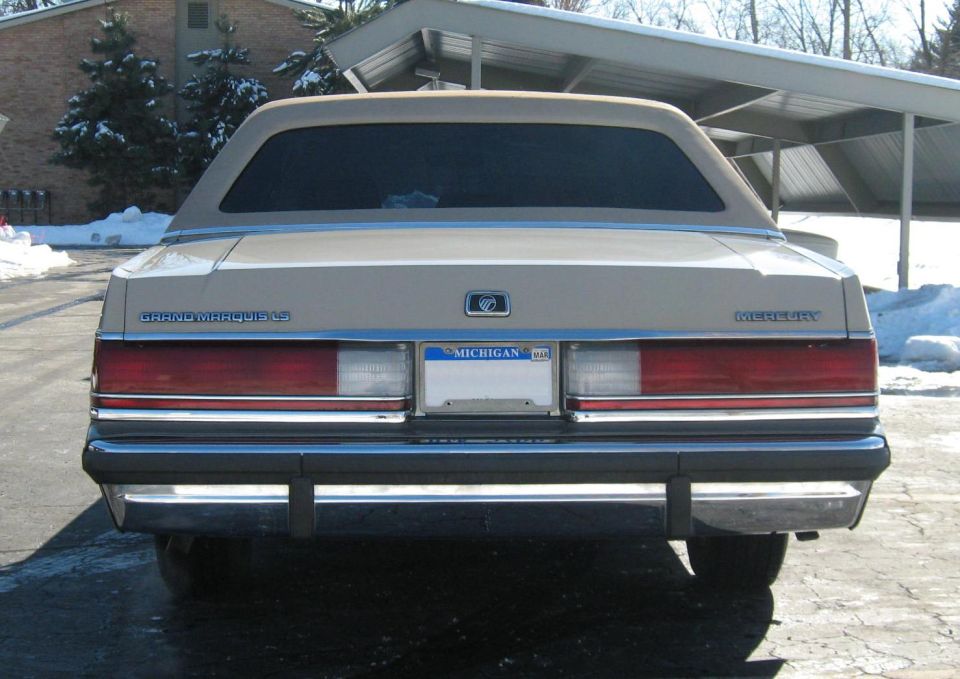 Rear of a Mercury Grand Marquis LS with Michigan plate