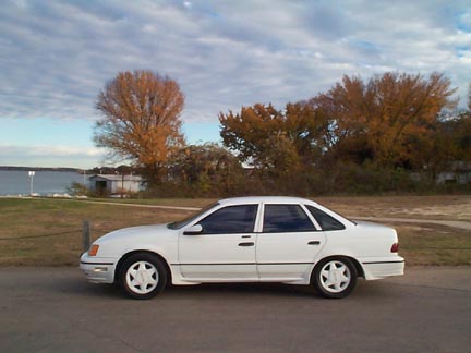 1991 Ford Taurus - Another angle.