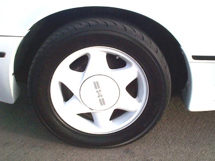 1991 Ford Taurus - These are the white slicers previously on the Shagon Wagon wrapped in Yokohama AVS ES100's of the 225/55/60ZR17 variety.