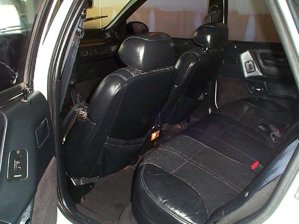 1991 Ford Taurus - The back seat previously had white dog hairs and muddy paw prints all over it. Cleaned up nicely.