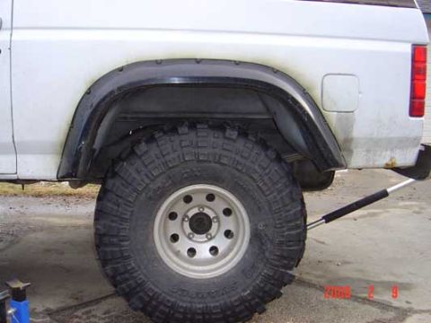 1983 Ford Bronco - Before new leaf springs.