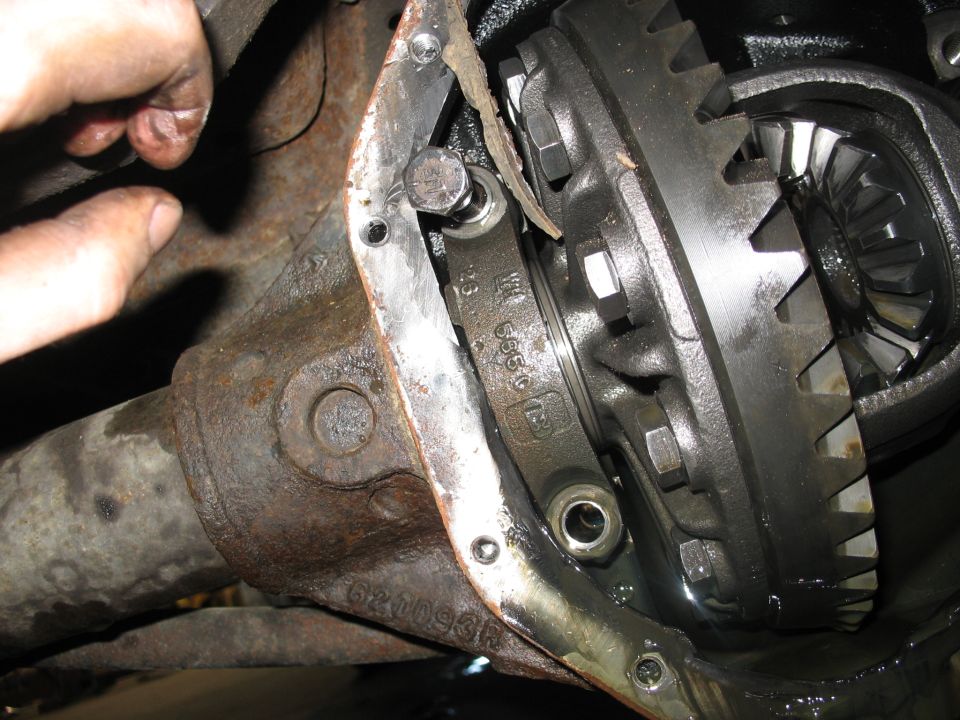 Differential gears with part number VM 6550 visible