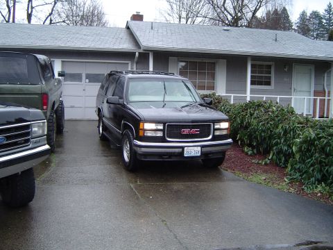 1989 Ford Bronco - Raining in Portland as we are leaving (mom is moving to texas, I'm helping her drive there.