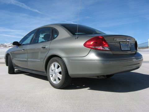 2003 Ford Taurus - Butt!