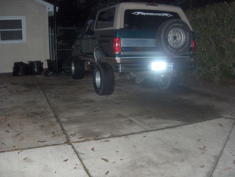 1996 Ford Bronco - 31'z LOOK 2 SMALL HUH! IM THINKIN BOUT PUTTIN SUM 38"z SUPER SWAMPER TSL DIz SUMMER